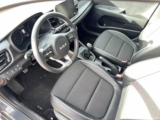 Kia Rio image 2