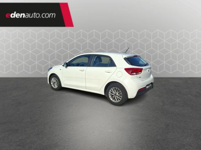 Kia Rio image 6