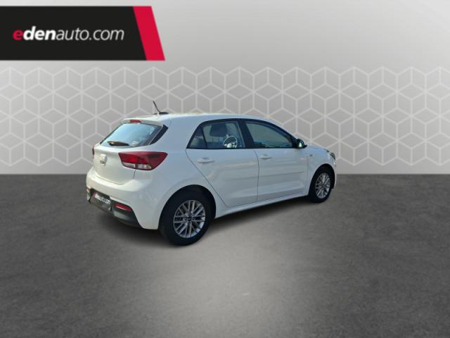 Kia Rio image 2