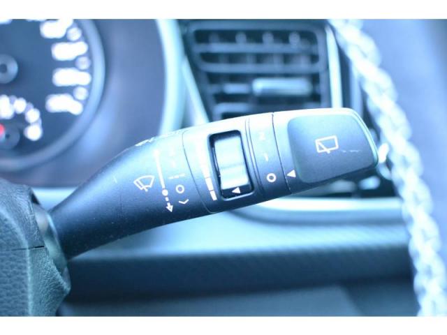 Kia Rio image 5