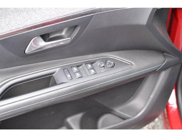 Peugeot 3008 image 1