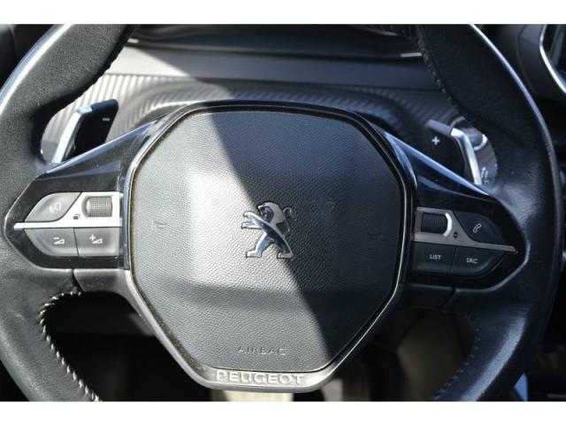 Peugeot 2008 image 8