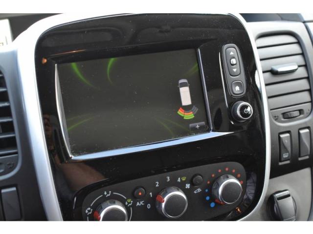 Renault Trafic image 2