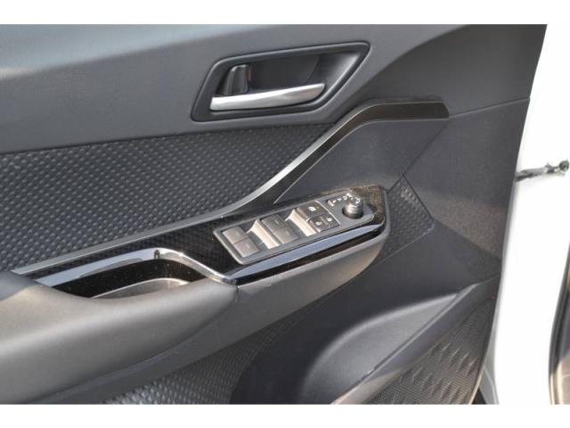 Toyota C-Hr image 5