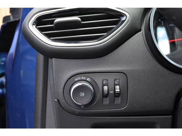 Opel Crossland image 8