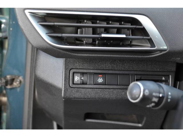 Peugeot 3008 image 2