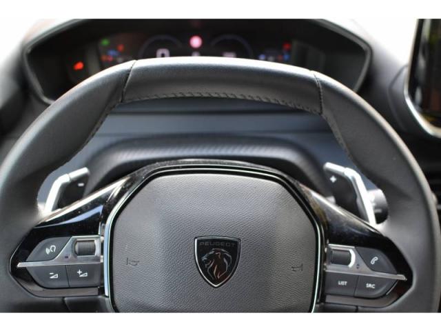 Peugeot 2008 image 8