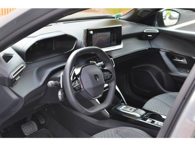 Peugeot 2008 image 2