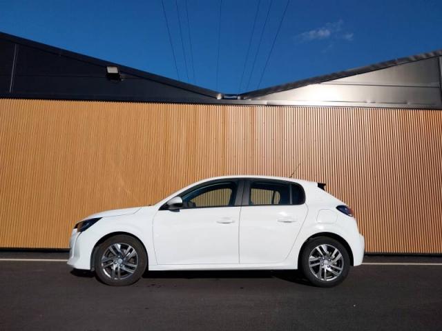 Peugeot 208 image 2