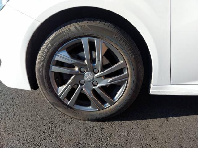Peugeot 208 image 5