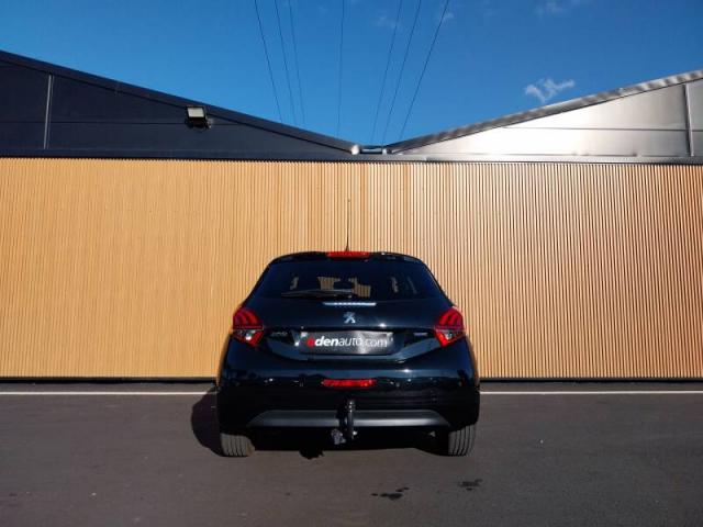 Peugeot 208 image 9