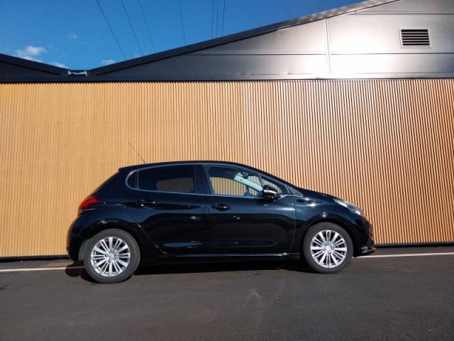Peugeot 208 image 3