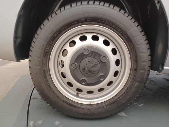 Peugeot Expert image 1