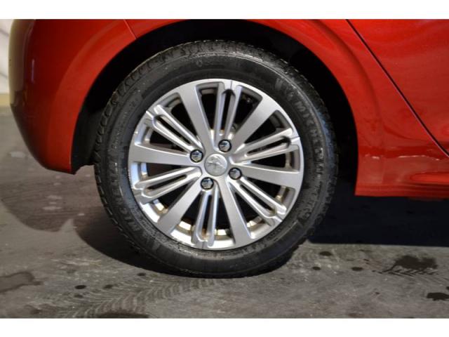 Peugeot 208 image 2