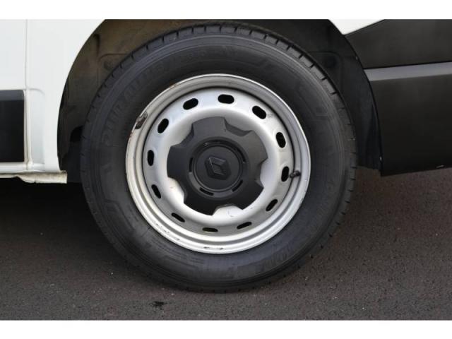 Renault Trafic image 2