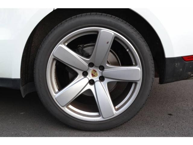 Porsche Macan image 9