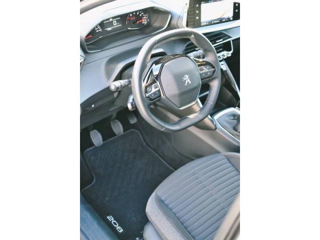 Peugeot 208 image 6