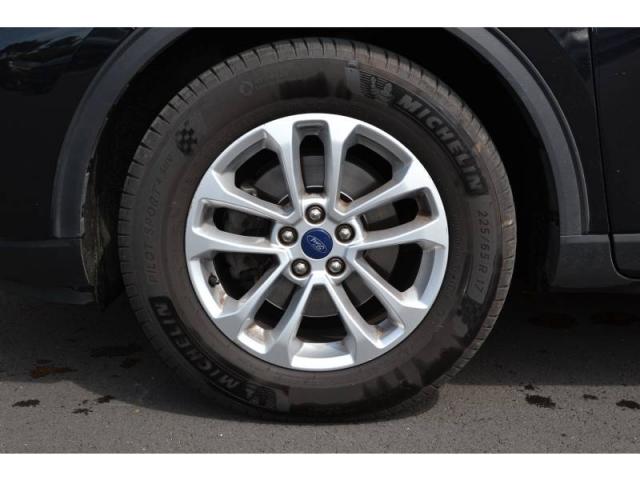 Ford Kuga image 6