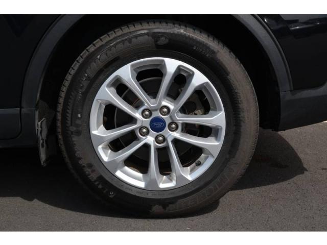 Ford Kuga image 3