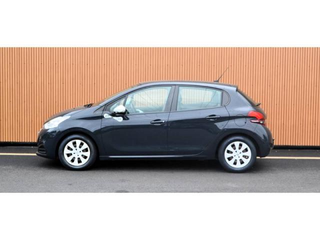 Peugeot 208 image 5