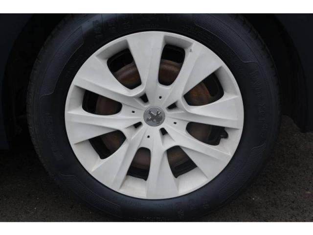 Peugeot 208 image 8