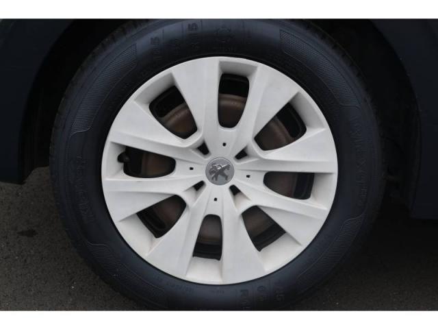 Peugeot 208 image 9