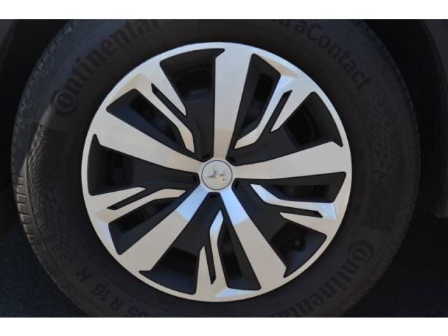 Peugeot 2008 image 1