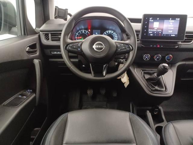 Nissan Townstar image 4
