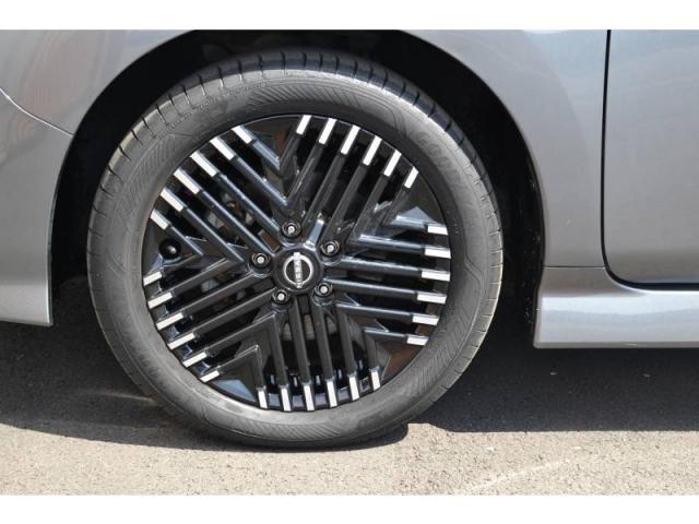 Nissan Leaf image 9