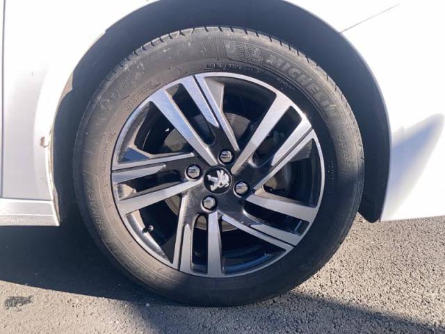 Peugeot 208 image 4