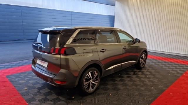 Peugeot 5008 image 1