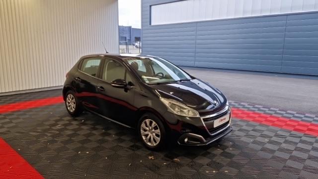Peugeot 208 image 2