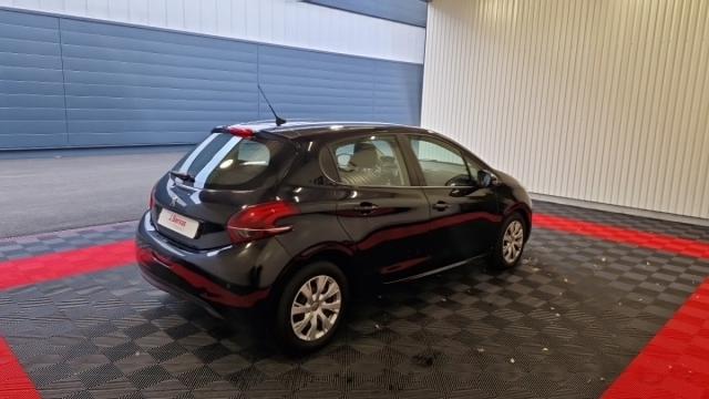 Peugeot 208 image 9