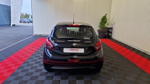 Peugeot 208 image 8