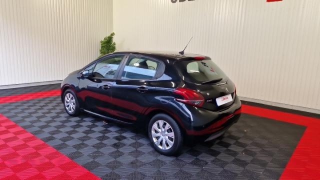 Peugeot 208 image 1