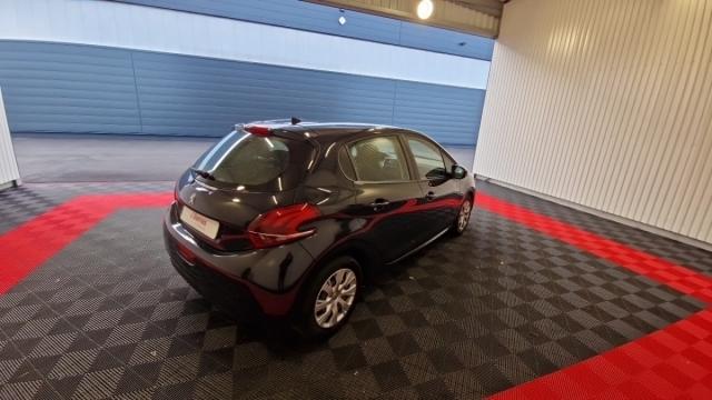 Peugeot 208 image 6