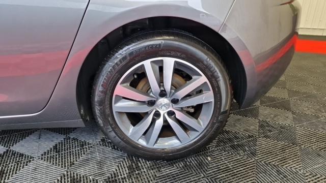 Peugeot 308 image 8