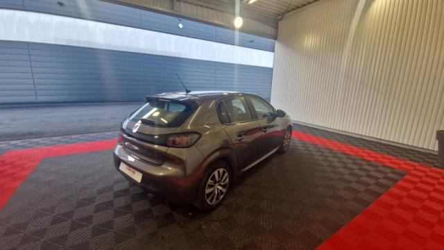 Peugeot 208 image 8