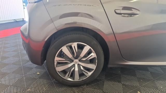 Peugeot 208 image 8