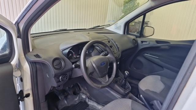 Ford Transit Courier image 2