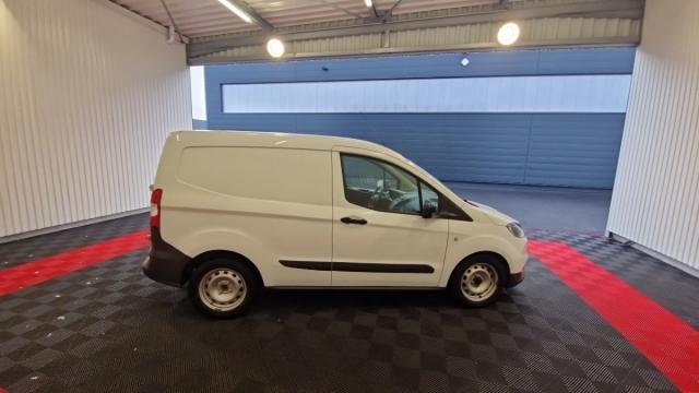 Ford Transit Courier image 1
