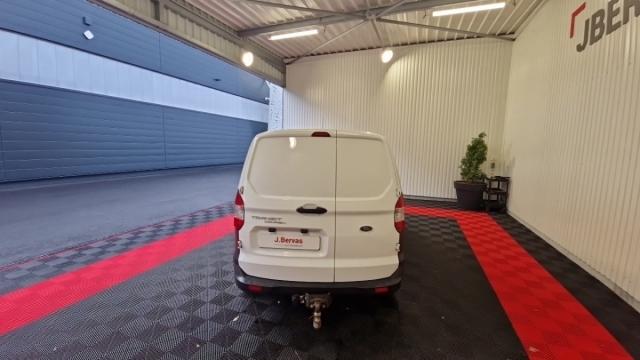 Ford Transit Courier image 8