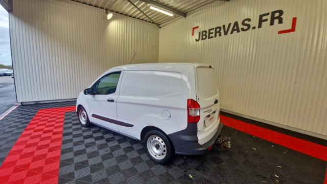 Ford Transit Courier image 9