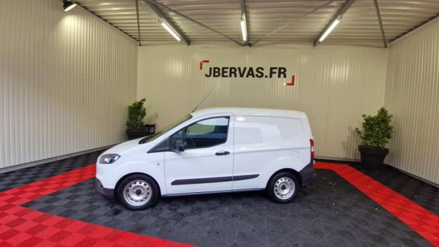 Ford Transit Courier image 5