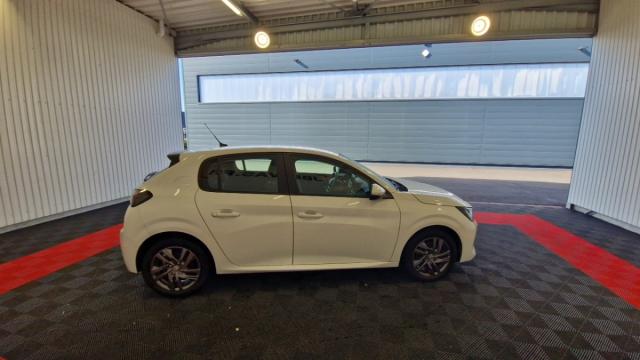 Peugeot 208 image 1