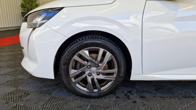 Peugeot 208 image 4