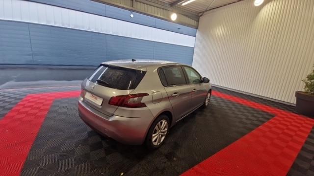 Peugeot 308 image 2