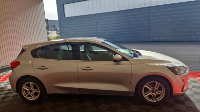 Ford Focus image 9