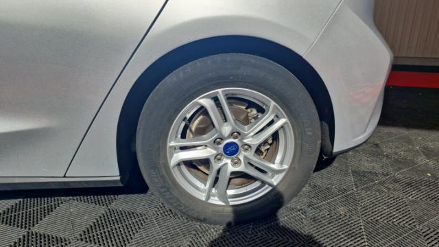 Ford Focus image 5