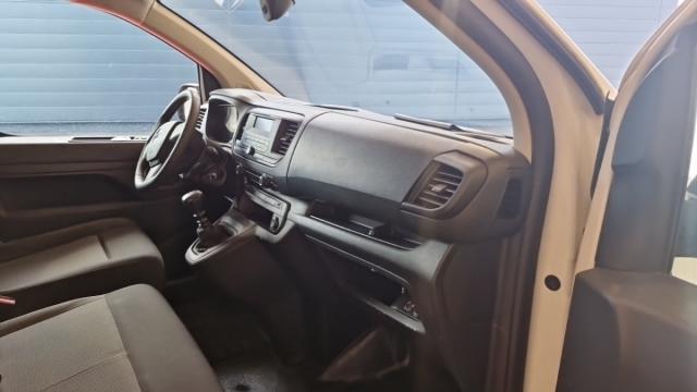 Opel Vivaro image 8
